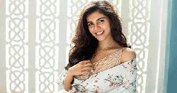 বলিউডে অভিষেক দক্ষিণি অভিনেত্রী কল্যাণী প্রিয়দর্শন