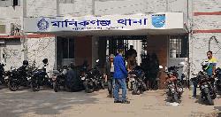 ঘরে তালাবদ্ধ অবস্থায় এক নারীর রহস্যজনক মৃত্যু