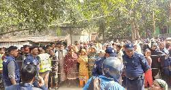 মুন্সিগঞ্জে মা-মেয়েকে কুপিয়ে হত্যা