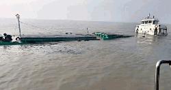 ভারতে বাংলাদেশের জাহাজ ডুবি, ১২ নাবিক উদ্ধার