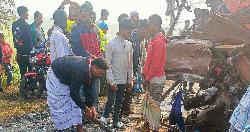 পাবনায় দুই বাসের সংঘর্ষে নিহত ৩