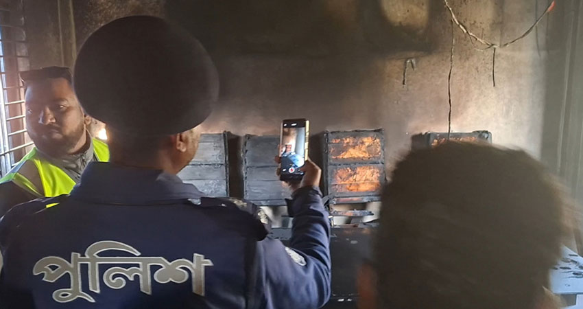নারায়ণগঞ্জে বিএনপির কার্যালয়ে পেট্রোল বোমা হামলা