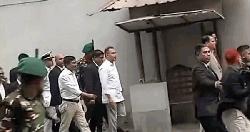 সচিবালয় থেকে হেঁটে ওসমানী মিলনায়তনে গেলেন প্রধানমন্ত্রী