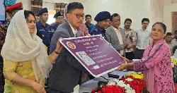 পার্বত্য চট্টগ্রামে ১০৯৭ পরিবার পেল ফ্যামিলি কার্ড