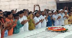 জিয়াউর রহমান ও খালেদা জিয়ার কবর জিয়ারত করলেন পাঁচ সিটি প্রশাসক