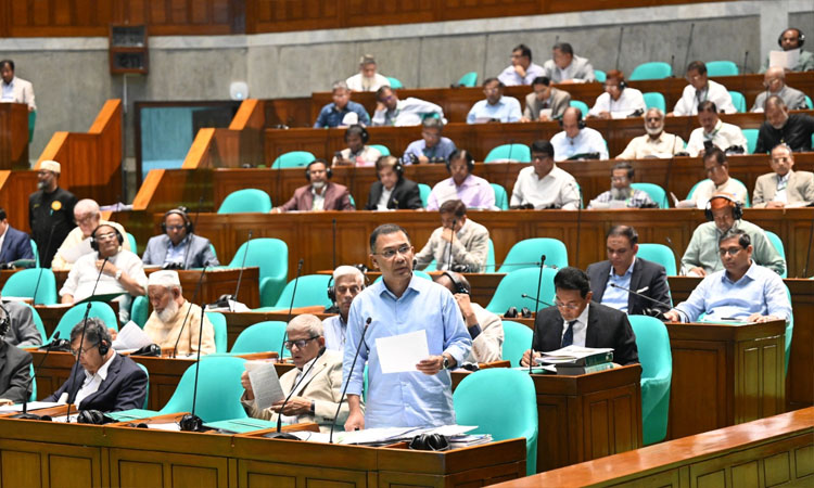 দেশ ও জনগণের স্বার্থ রক্ষায় সরকার এবং বিরোধী দলের কোনো মতপার্থক্য নেই : প্রধানমন্ত্রী