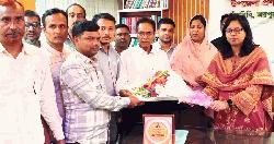 ‎পাঁচবিবির প্রশাসনিক কর্মকর্তা অনুপ কুমারকে বিদায় সংবর্ধনা দিলেন ইউএনও 