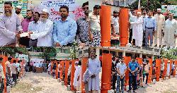 চাঁপাইনবাবগঞ্জের শিবগঞ্জে পেঁয়াজ বীজ সংরক্ষণে কৃষকদের মাঝে ৫ লাখ টাকার চেক ও মেশিন বিতরণ