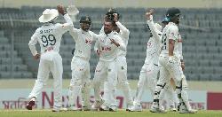 মিরাজের বলে বোল্ড পাকিস্তানের প্রথম ইনিংসের সেঞ্চুরিয়ান