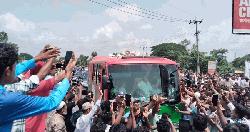 কুমিল্লায় পথে পথে নেতাকর্মীদের ভালোবাসায় সিক্ত প্রধানমন্ত্রী