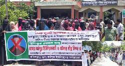 নোয়াখালীতে ইউপি চেয়ারম্যানকে অবাঞ্চিত ঘোষণা করে মানববন্ধন