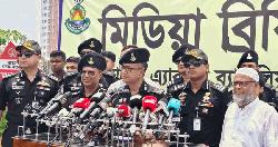 ছিনতাই ঝুঁকি এড়াতে হাটে ‘ক্যাশলেস লেনদেন’ করতে বললেন র‍্যাব ডিজি