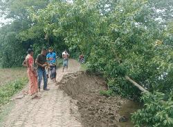 মগড়া নদীর ভাঙনে সড়ক বিলীন, দুর্ভোগে পাঁচ গ্রামের ১০ হাজার মানুষ