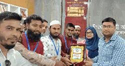 পূর্বধলায় আস সুফফা সেবা সংস্থার পক্ষ থেকে পূর্বধলা নির্বাহী অফিসার কে সম্মাননা স্মারক প্রদান
