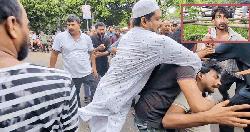 ‘দোসর’ তকমা দিয়ে সাংবাদিকদের ওপর হামলা জামায়াতের