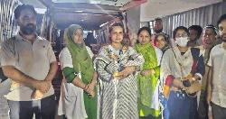 গজারিয়ায় হাসপাতালের ময়লার স্তূপ থেকে জীবিত নবজাতক উদ্ধার
