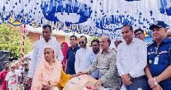 রাণীনগরে জিআর চাল ও কৃষি প্রণোদনা বিতরণ