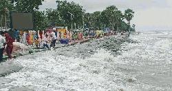 সৌন্দর্য হারাচ্ছে কুয়াকাটা সৈকত, ভাঙন হুমকিতে পর্যটন