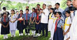 শিক্ষার্থীদের প্রতি বছর একটি করে গাছ লাগানোর আহ্বান প্রধানমন্ত্রীর