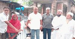 পাঁচবিবিতে আশ্রয়হীন মনোয়ারার পাশে উপজেলা চেয়ারম্যান প্রার্থী জিয়াউল ফেরদৌস 