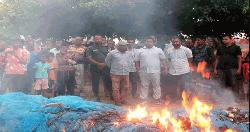 আত্রাইয়ে ৭০ হাজার টাকা মূল্যের নিষিদ্ধ জাল জব্দ ও পুড়িয়ে ধ্বংস
