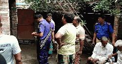 চাঁপাইনবাবগঞ্জে বিদ্যুতায়িত লোহার মই স্পর্শ করে দাদি, নাতনি ও ভাতিজির মর্মান্তিক মৃত্যু