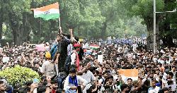 ভারতে ছাত্র আন্দোলনে তীব্র চ্যালেঞ্জের মুখে মোদি সরকার, বহাল তবিয়তে শিক্ষামন্ত্রী