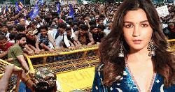নিট আন্দোলনে শিক্ষার্থীদের পাশে আলিয়া ভাট
