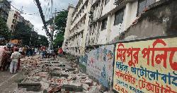 মিরপুর কলেজের দেয়াল ধসে নিহত ২, আহত অন্তত ৭