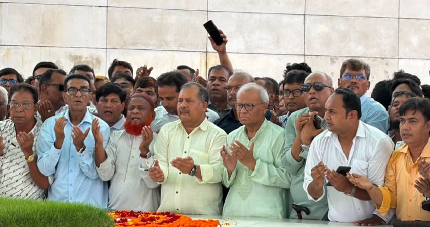 শহীদ রাষ্ট্রপতি জিয়াউর রহমানের সমাধিতে জহির উদ্দিন স্বপনের শ্রদ্ধা