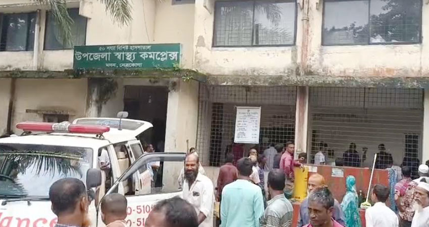 দখলমুক্ত হলো নেত্রকোণার কেন্দ্রীয় শহীদ মিনারের প্রবেশপথ