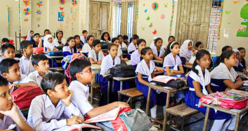 সন্তানদের নিরাপত্তায় স্কুল বদল, ৩০ শিক্ষার্থীকে অন্য স্কুলে ভর্তি   