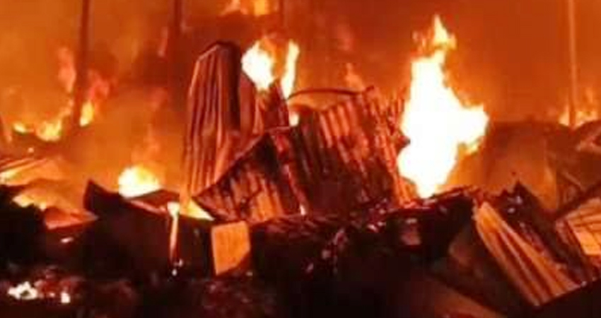 আশুলিয়ায় ঝুটের গোডাউনে আগুন, পুড়ল শ্রমিক কলোনির ১৬ কক্ষ